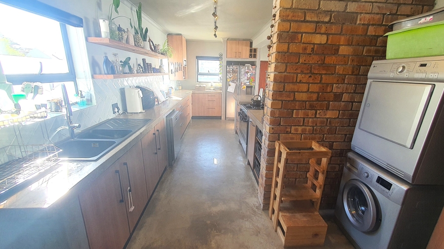 4 Bedroom Property for Sale in Shelley Point Western Cape